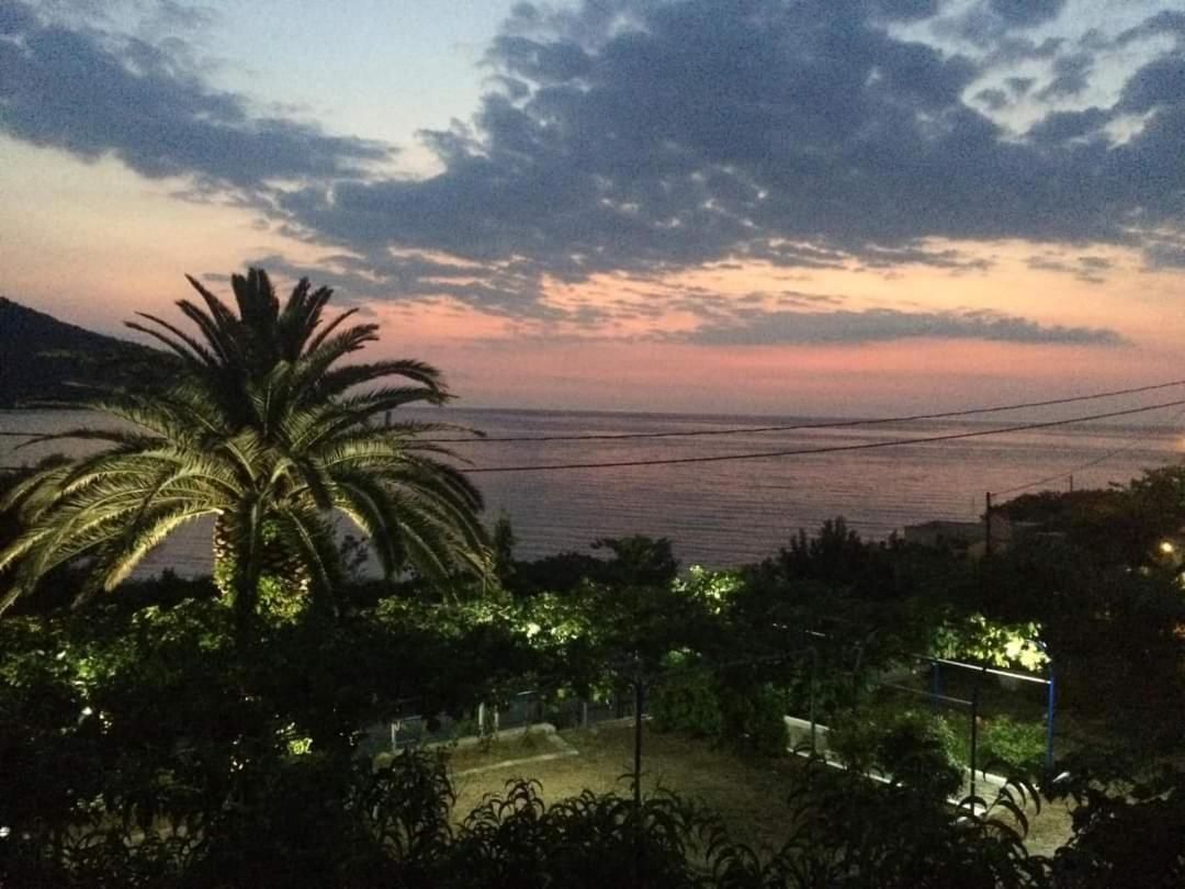 Hotel Kinira Buitenkant foto